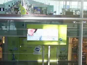 Pantalla LED P12 INTERIOR en el Aeropuerto de Barcelona para AENA