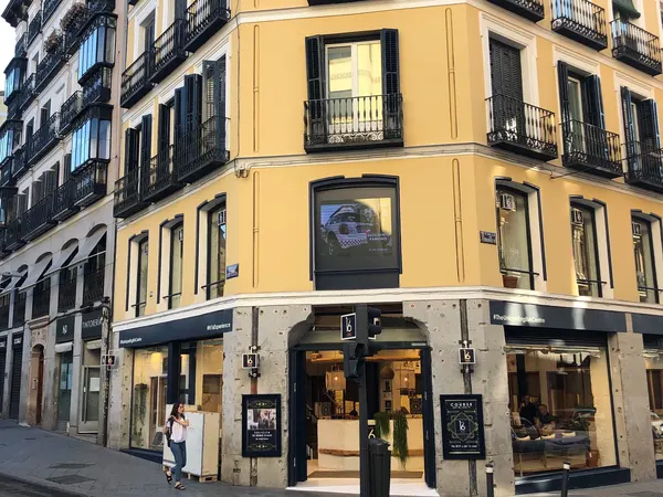 Pantalla led P4 Exterior Academia Inglés 16 Madrid