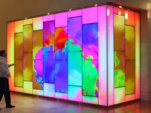 pantalla led interior interactiva 3d con reconocimiento facial